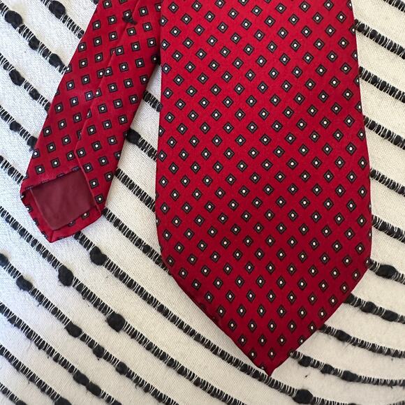 Yves Saint Laurent | Vintage Red Silk Necktie with Diamond Motif - Picture 1 of 5